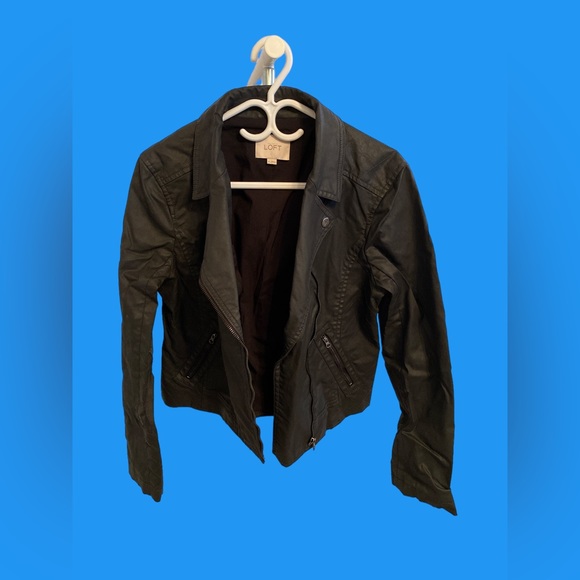 Loft - Picture 3 of 3